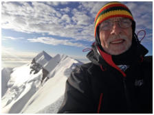 Ein Selfie vor dem Gipfelpanorama 